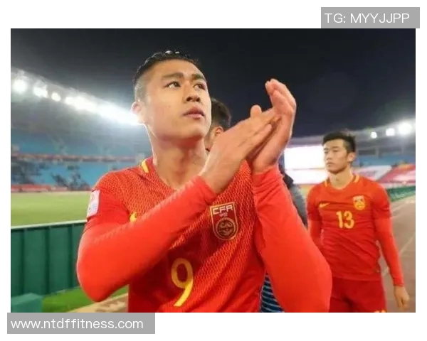 18号足球明星名单照片揭晓球迷热议新星表现与未来潜力